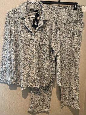 Ralph Lauren Gray and White Paisley-Print Button Top